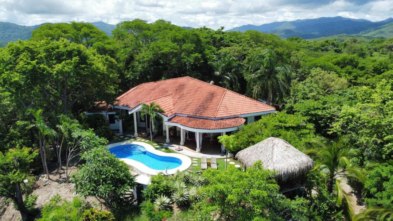 Villa Martina Palmgarden Samara Exterior photo